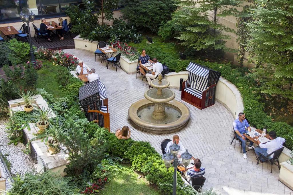 CHESS RESTAURANT - BUDAPEST